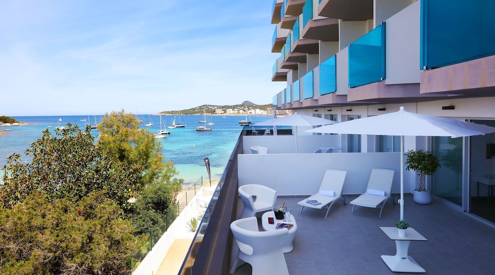 Junior Suite, Partial Sea View (3 Adults) photo 3