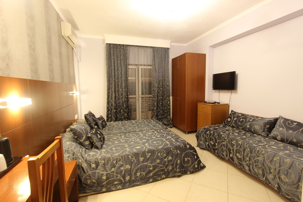 Superior Triple Room photo 1