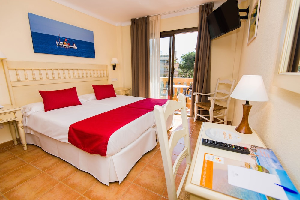 Double Room, Balcony (2 adults + 1 child) photo 3