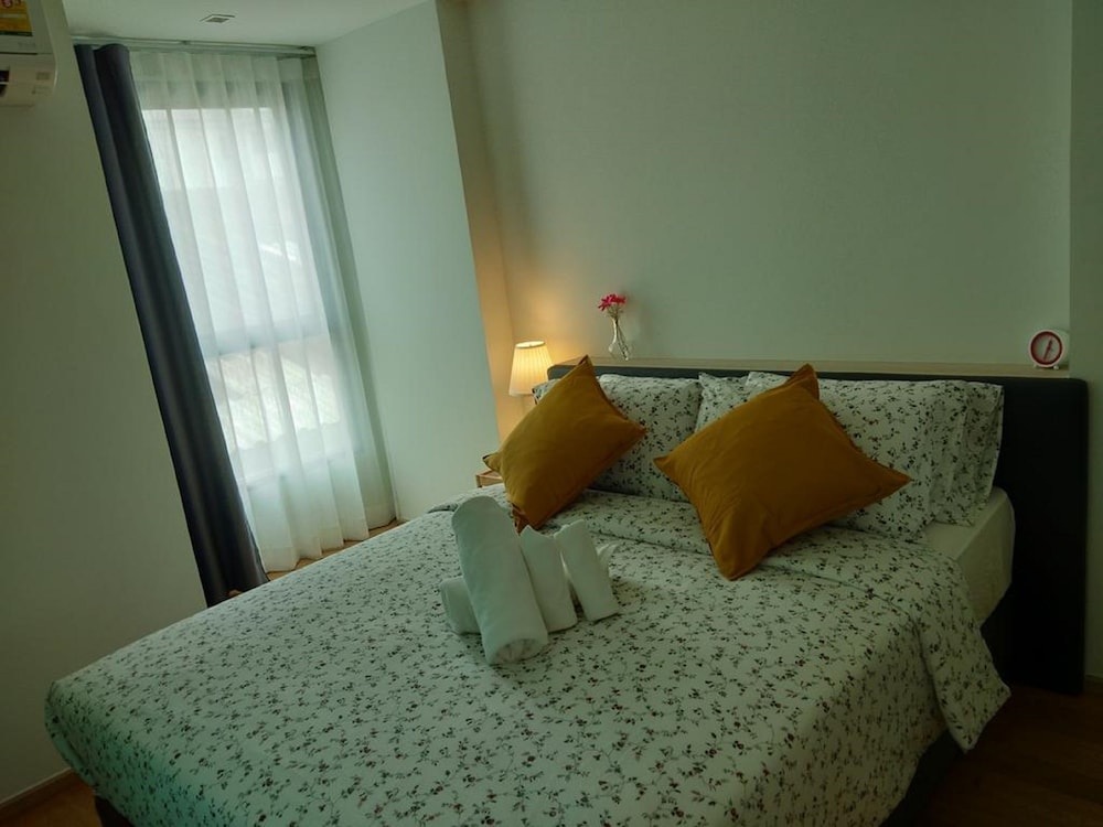 Standard One-Bedroom Condo photo 1
