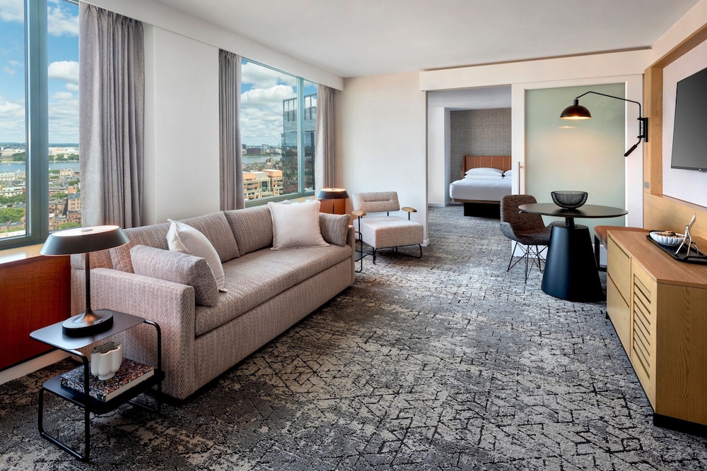 Club Suite, 1 Bedroom thumbnail 6