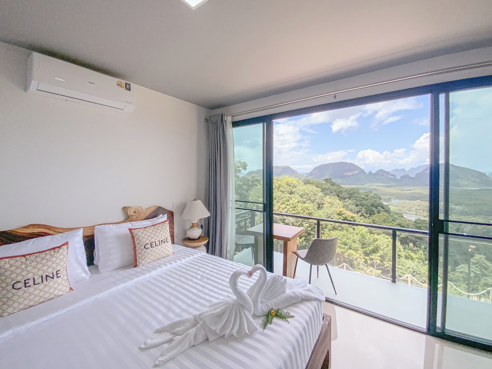 Grand Panoramic View Suite - Photo 11