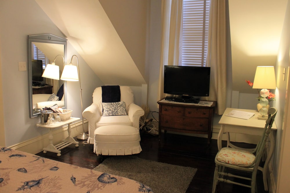 Suite, 1 Queen Bed, Private Bathroom (Key West) photo 3