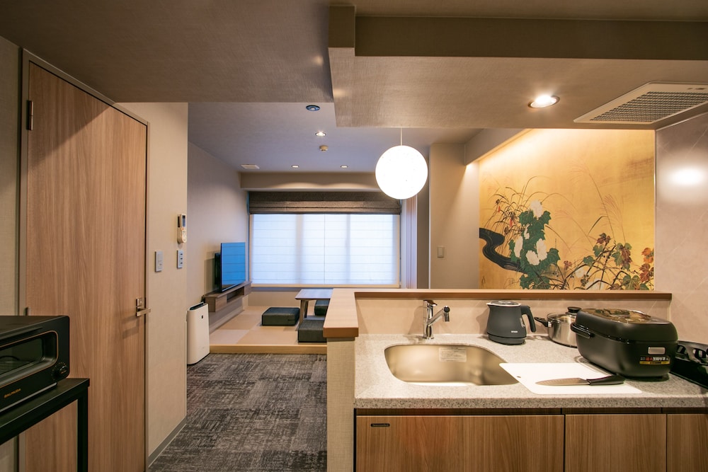 Superior Suite 1BR with 4beds, Non Smoking