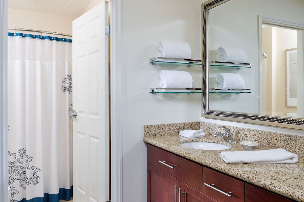 Suite, 1 Bedroom - Photo 4