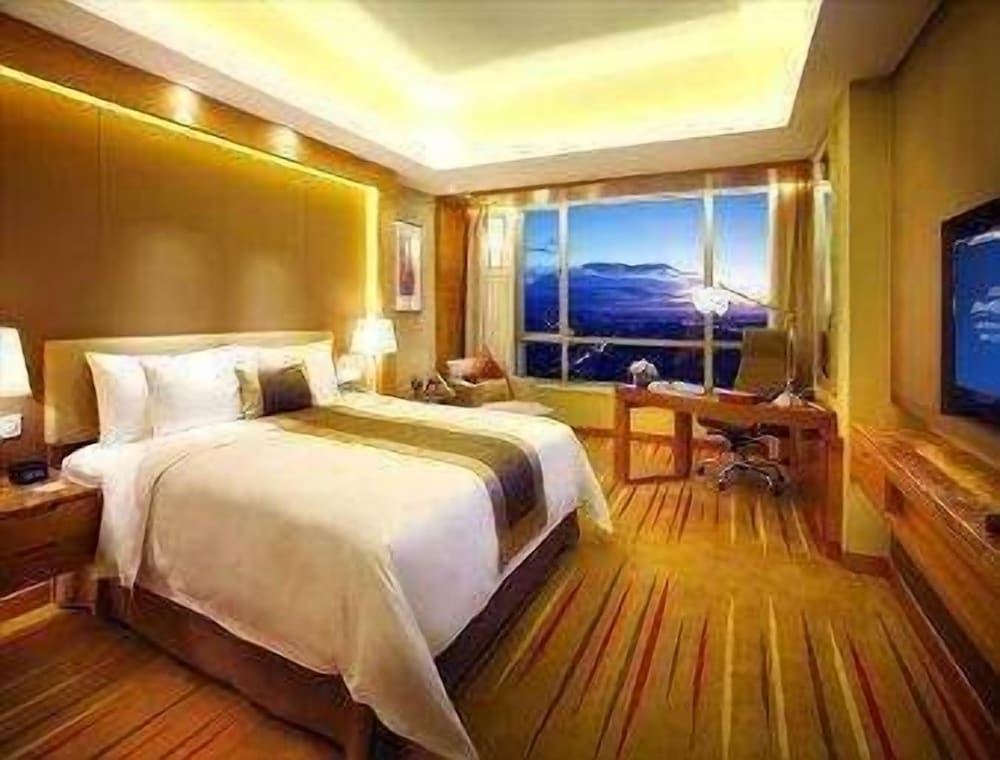Deluxe Room, 1 King Bed, Smoking