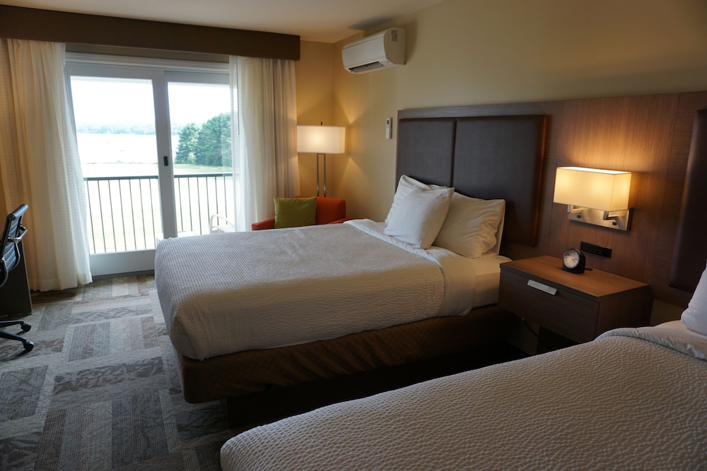 Oceanview Balcony Double Queen photo 1