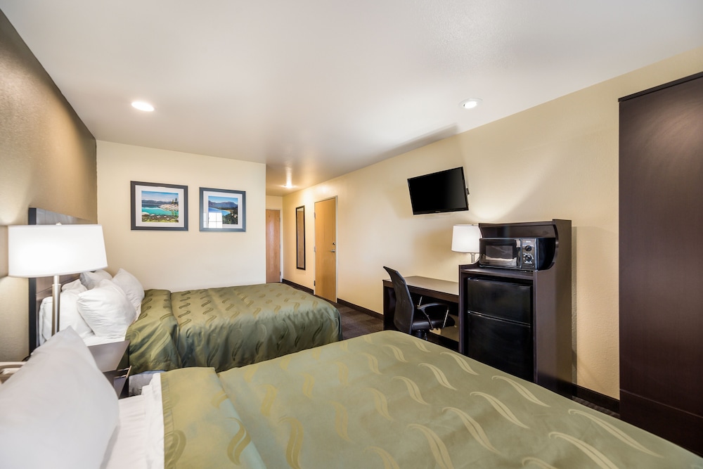Suite, Multiple Beds, Non Smoking - Photo 2