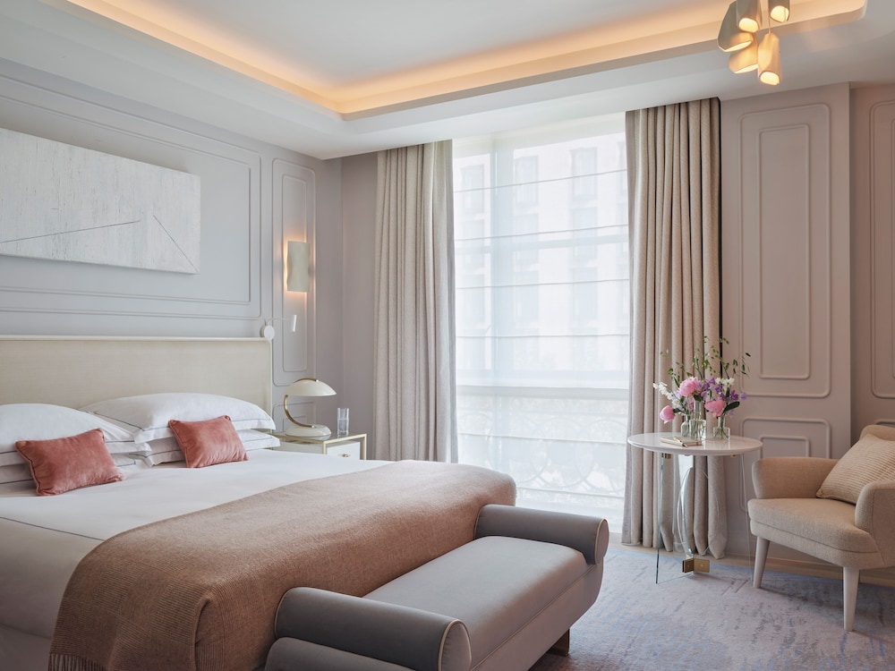 Superior Room thumbnail 6