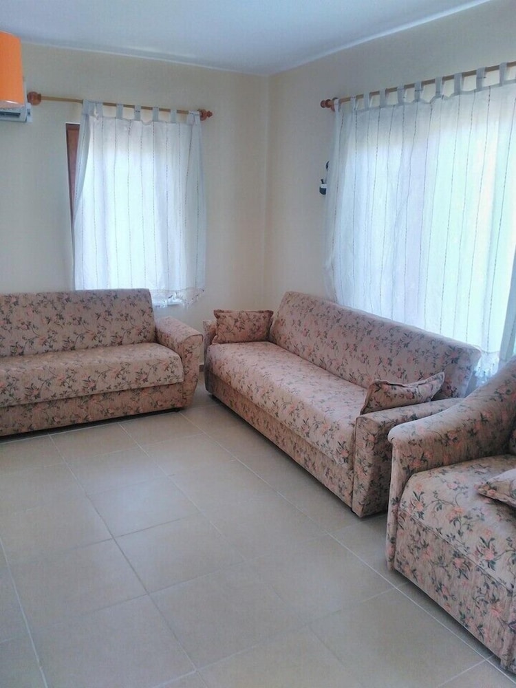 Classic Apartment, 1 Bedroom (NO 4) photo 3