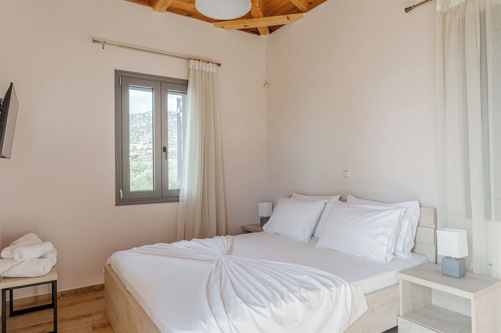 Villa photo 2