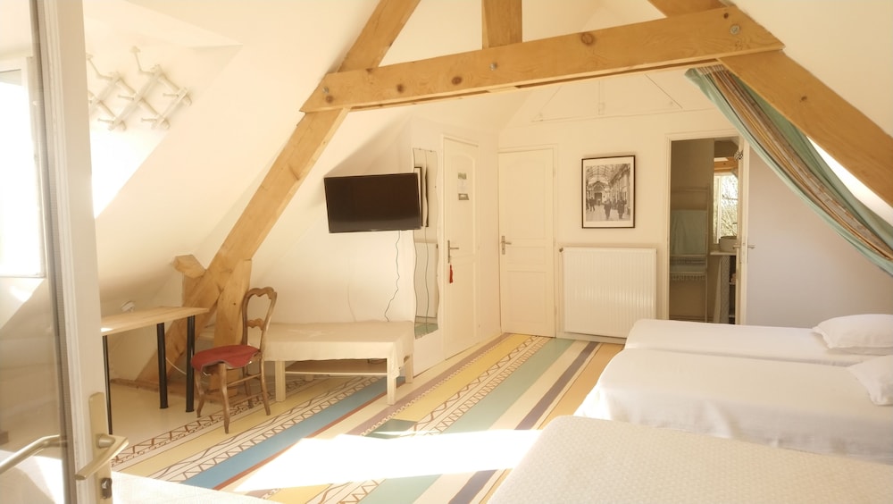 Family Room - Photo 4