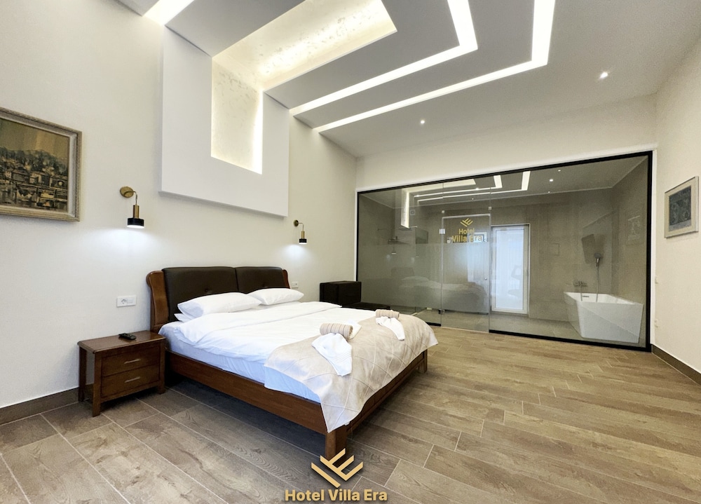 Romantic Room, 1 King Bed, Pool View, Poolside