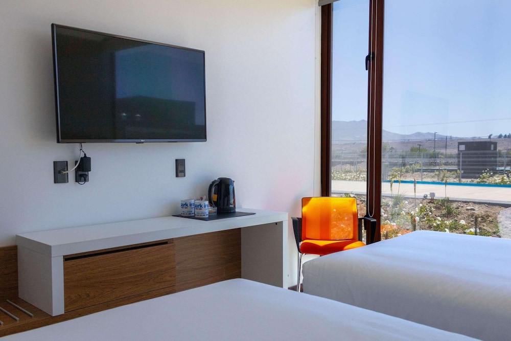 Room, 2 Twin Beds, Non Smoking - Photo 1
