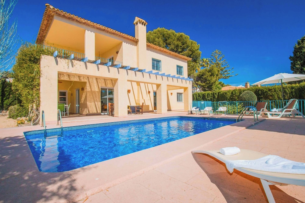Villa (4 Habitaciones)
