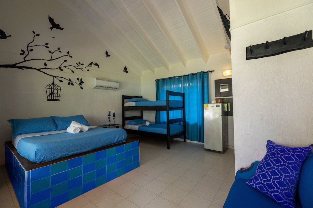 Quadruple Room - Photo 1