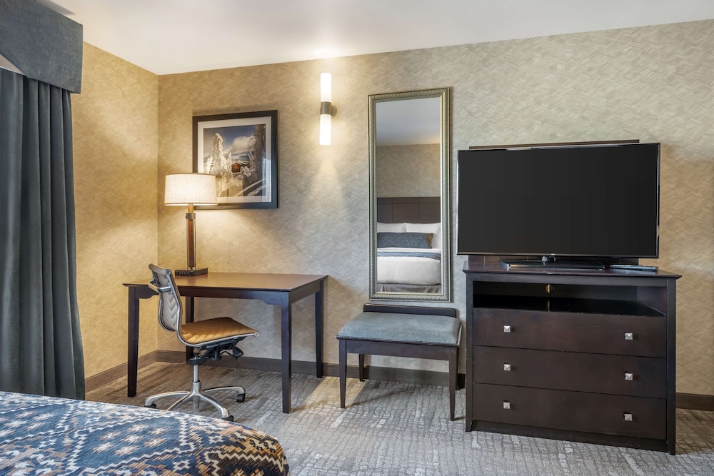 Suite, Multiple Beds, Non Smoking, Refrigerator & Microwave - Photo 4