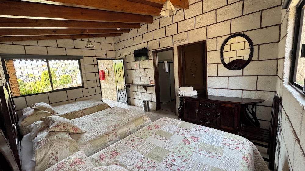 Family Room - Photo 5
