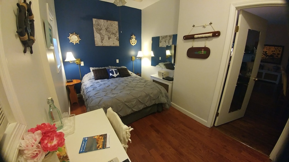 Double Room, 1 Queen Bed photo 1