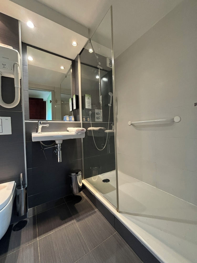 Standard Double or Twin Room, 2 Twin Beds photo 3
