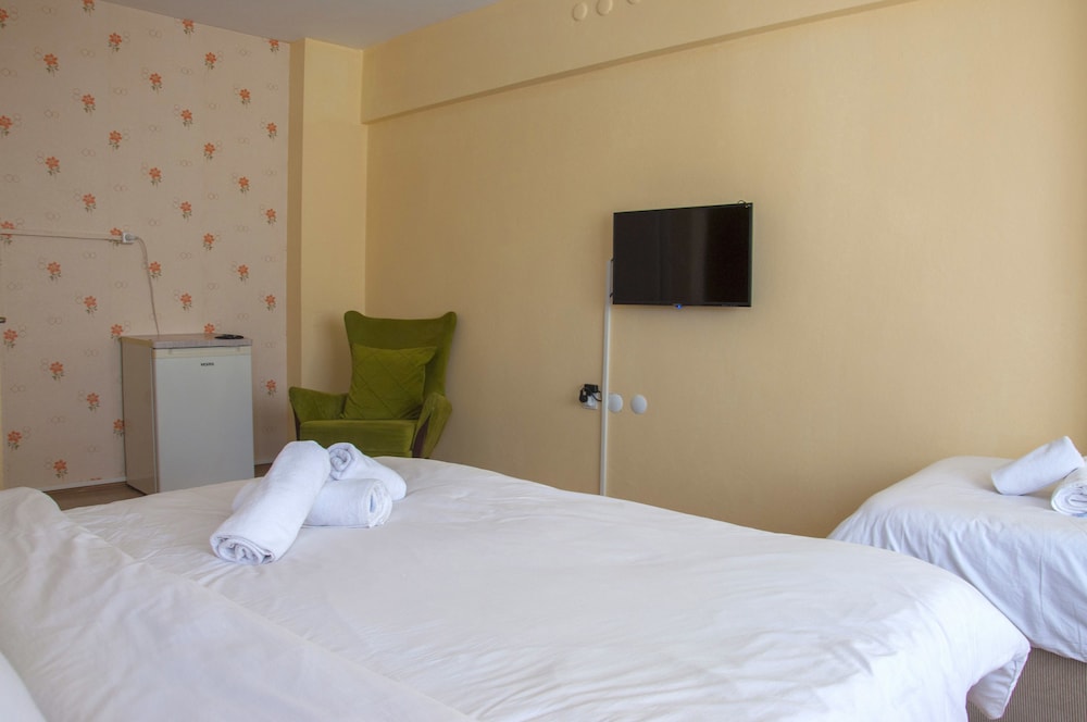 Economy Room, Shared Bathroom, City View photo 1