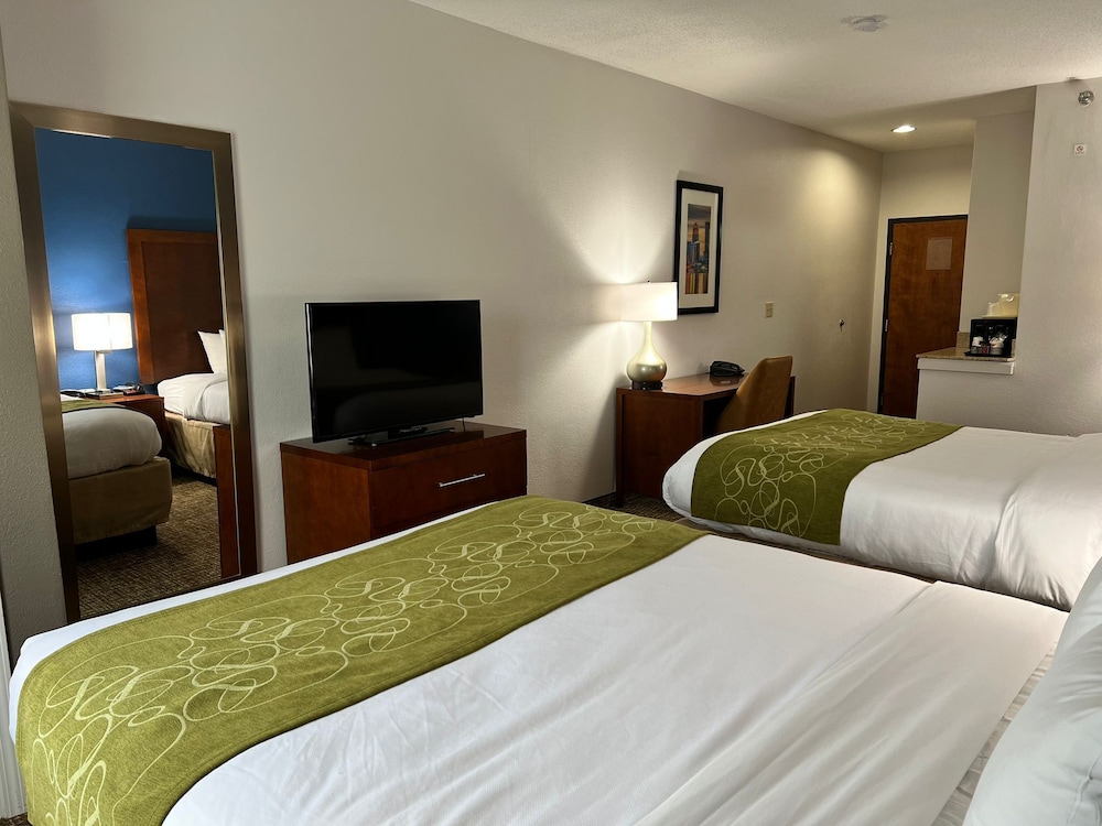 Suite, 1 King Bed, Non Smoking - Photo 15