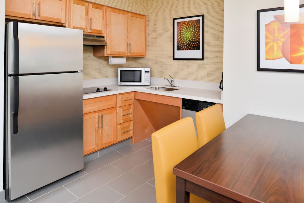 Suite, 1 Bedroom (Mobility/Hearing Access, Transf Shwr) - Photo 5