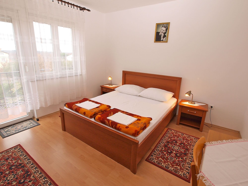 Standard Apartment, 3 Bedrooms (359/830)