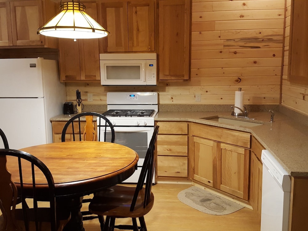 Unit A- Two bedroom with Fireplace photo 2