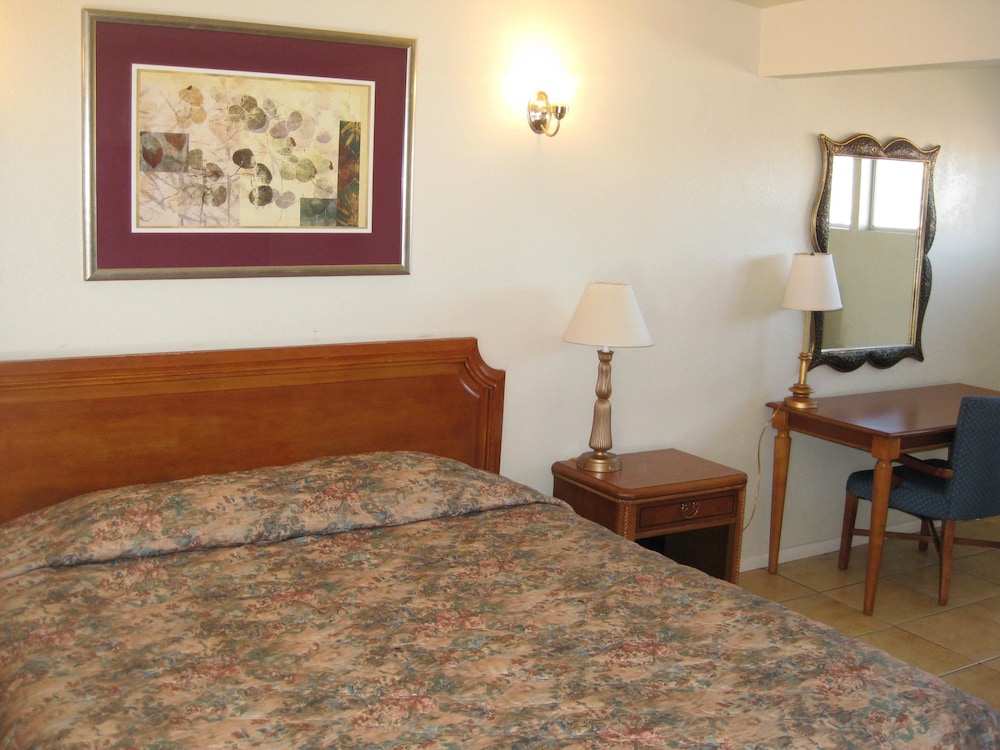 Room, 1 Queen Bed photo 2