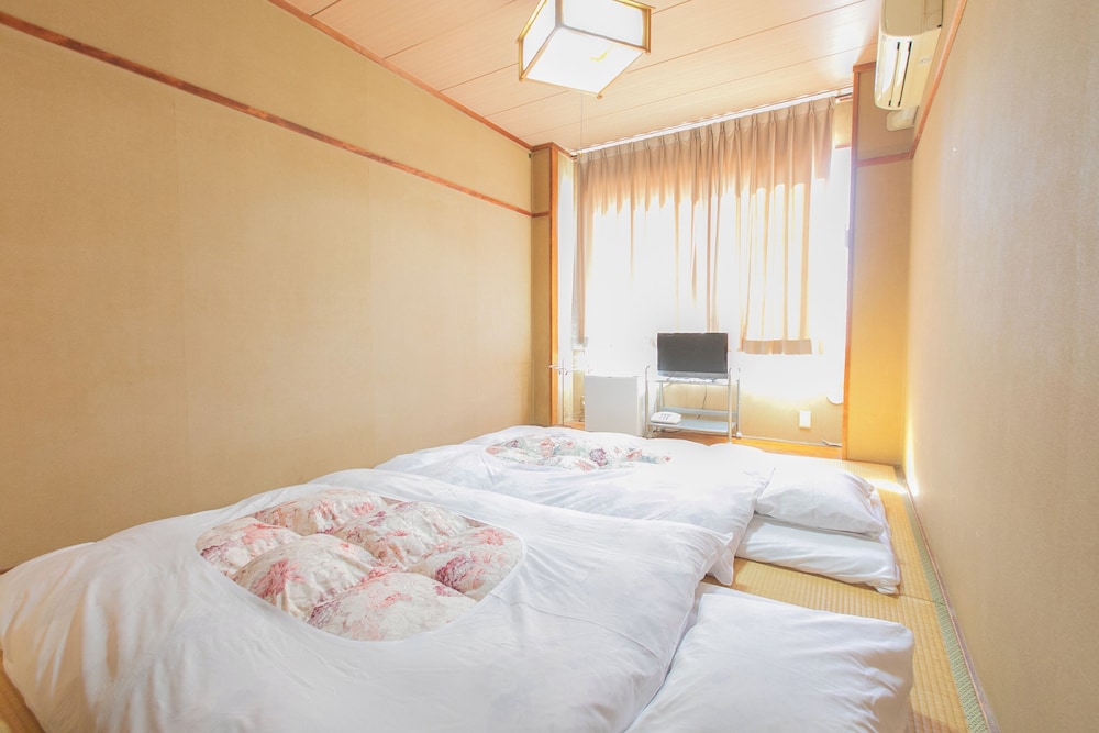 Japanese-Style Room for Two, Shared bathroom, Non-Smoking - Photo 6