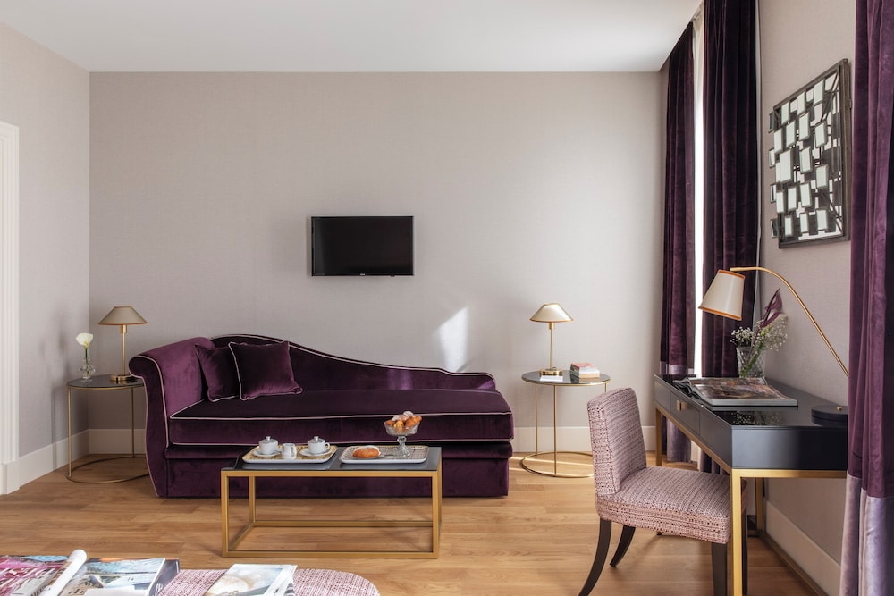 Deluxe Quadruple Room, Balcony, City View photo 3