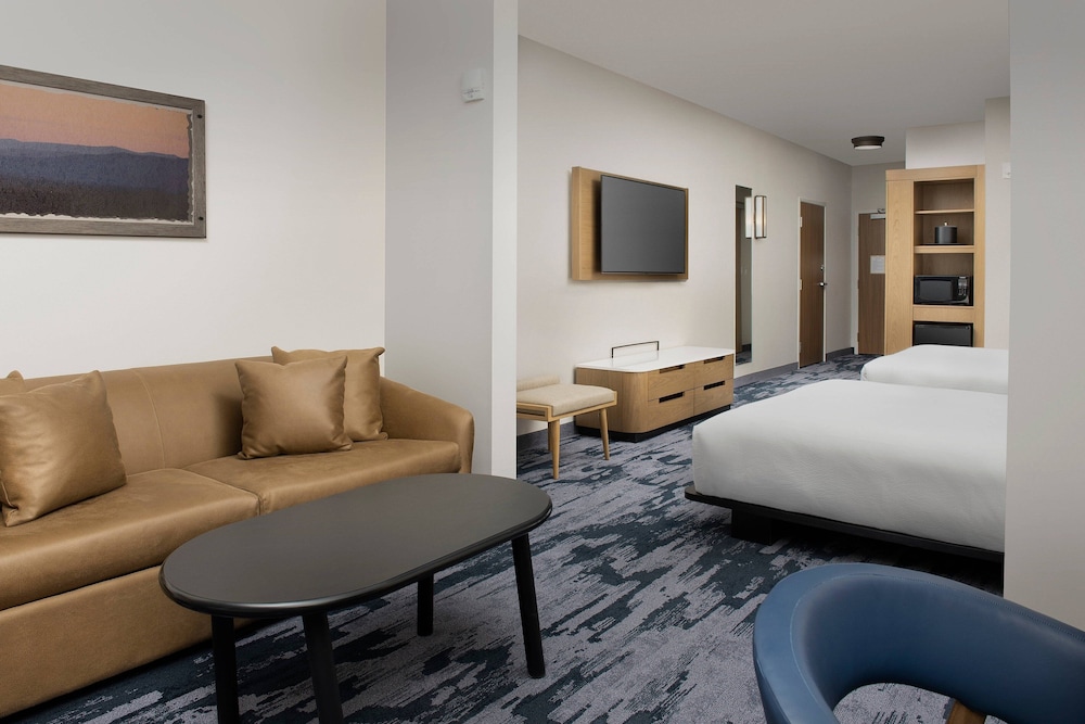 Suite, 1 King Bed with Sofa bed