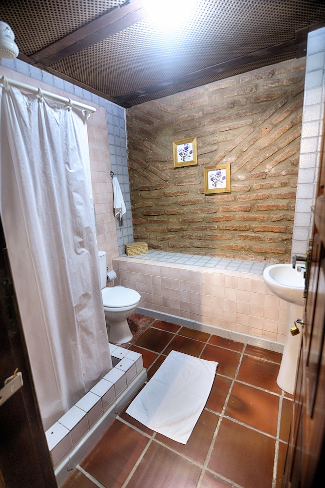 Economy Twin Room (banheiro externo) photo 2