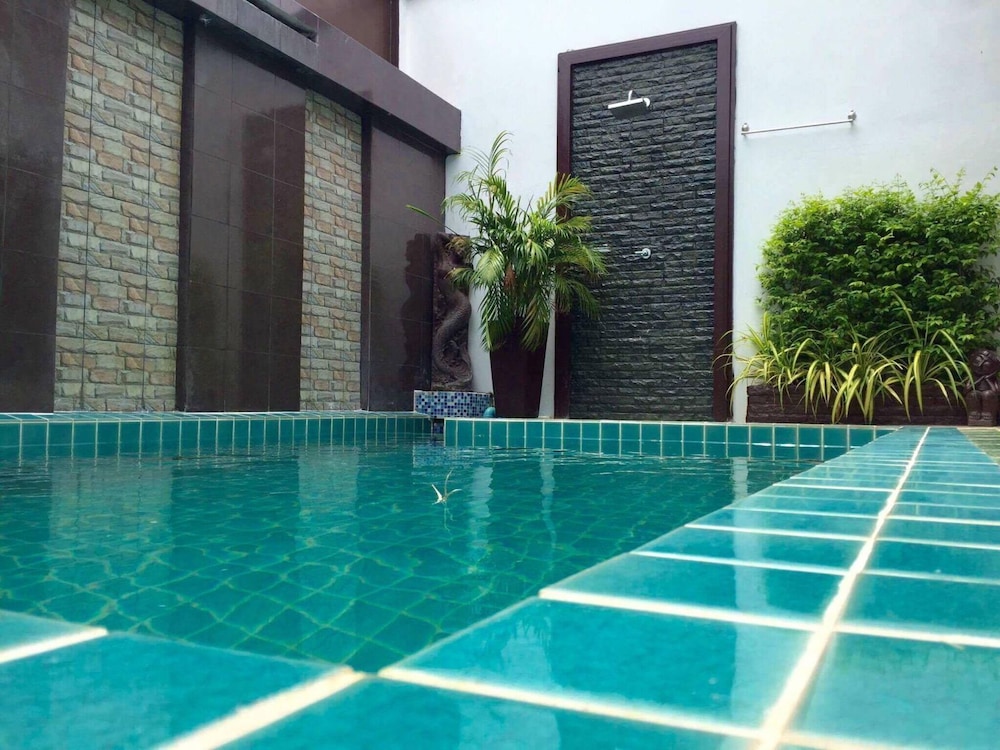 Waterfall Pool Villa photo 2