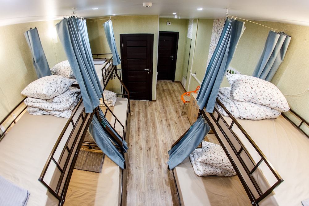 Shared Dormitory, Women only, Private Bathroom (6 beds, upper bed) photo 2