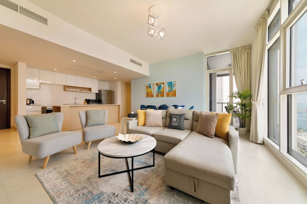 Comfort Apartment, 3 Bedrooms, Pool Access, Sea View