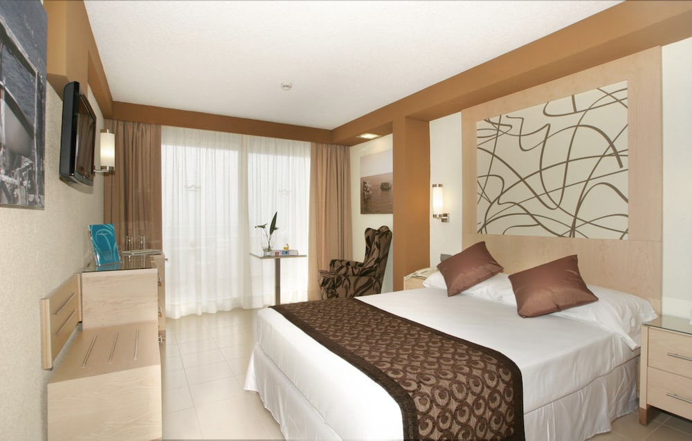 Double Room, Balcony, Sea View - Photo 2