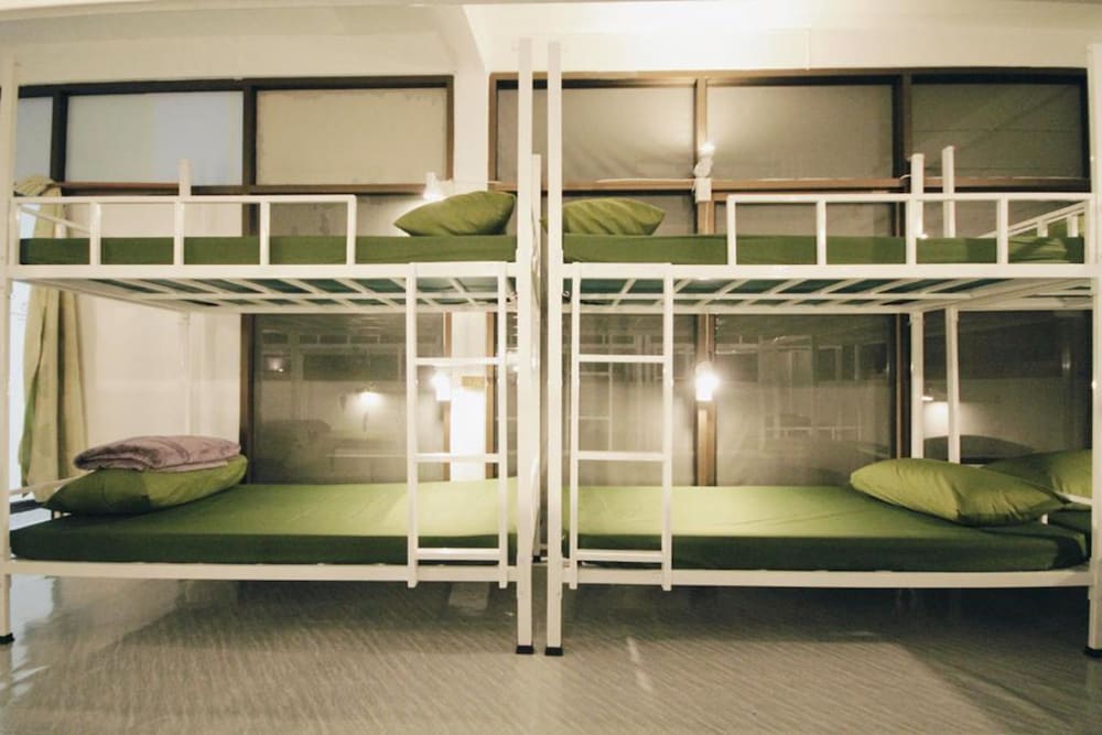 10-Bed Mixed Dormitory Room photo 1