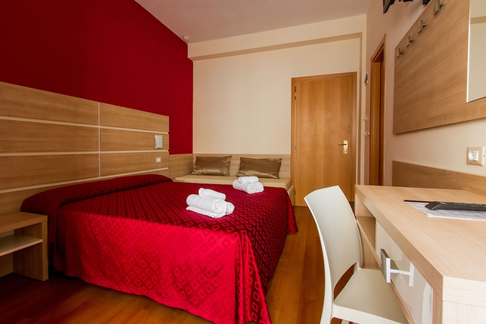 Triple Room - Photo 8