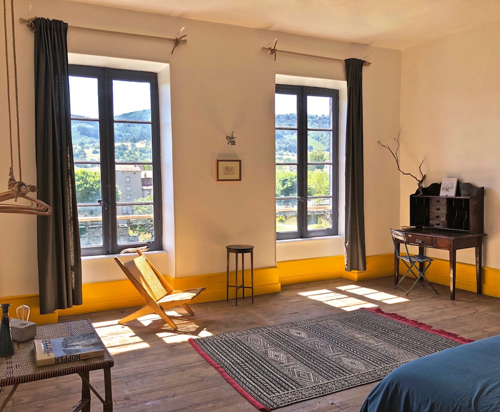 Suite, River View (CHAM) photo 2
