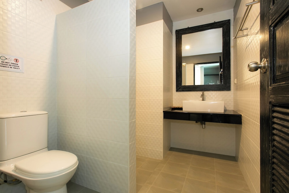City Room - Photo 24