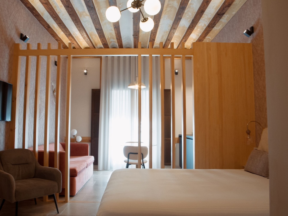 Luxury Studio Suite, City View photo 3