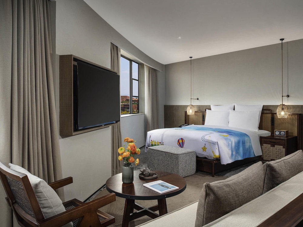 Room, 1 King Bed (The Amber Spiral)