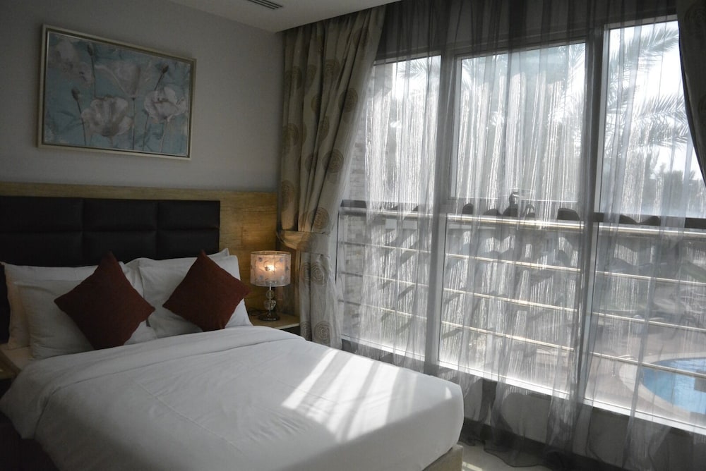 Villa photo 2