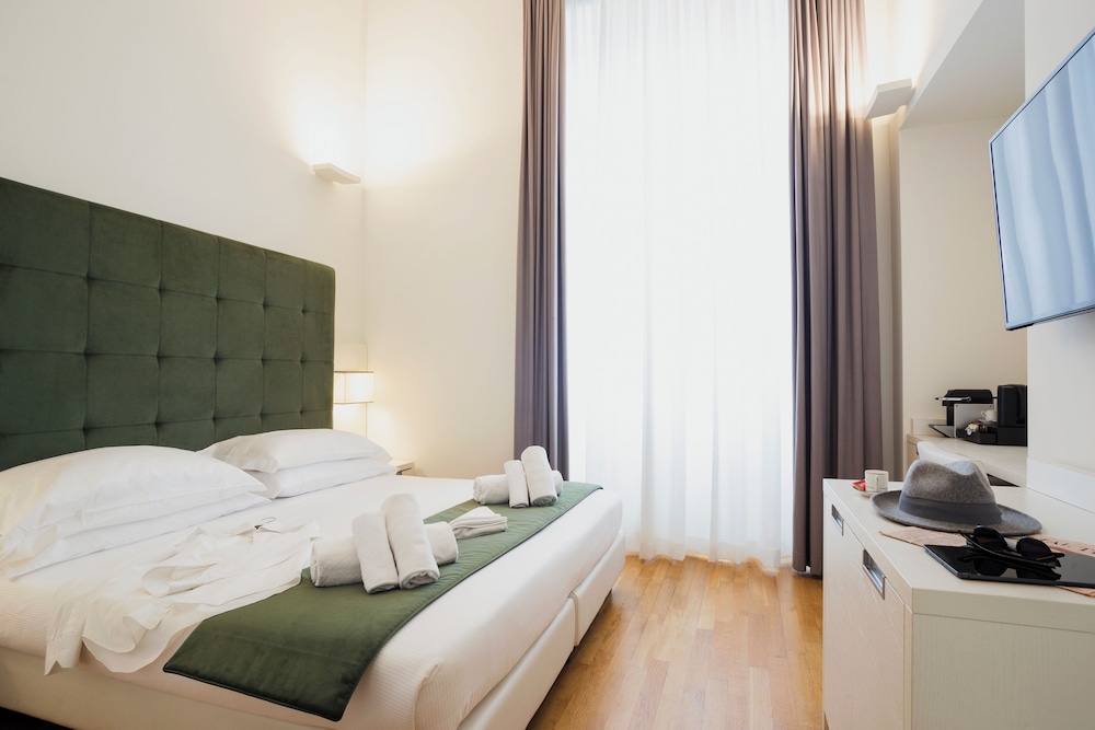 Standard Double or Twin Room, City View