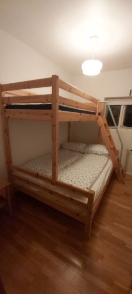 Economy Triple Room photo 3