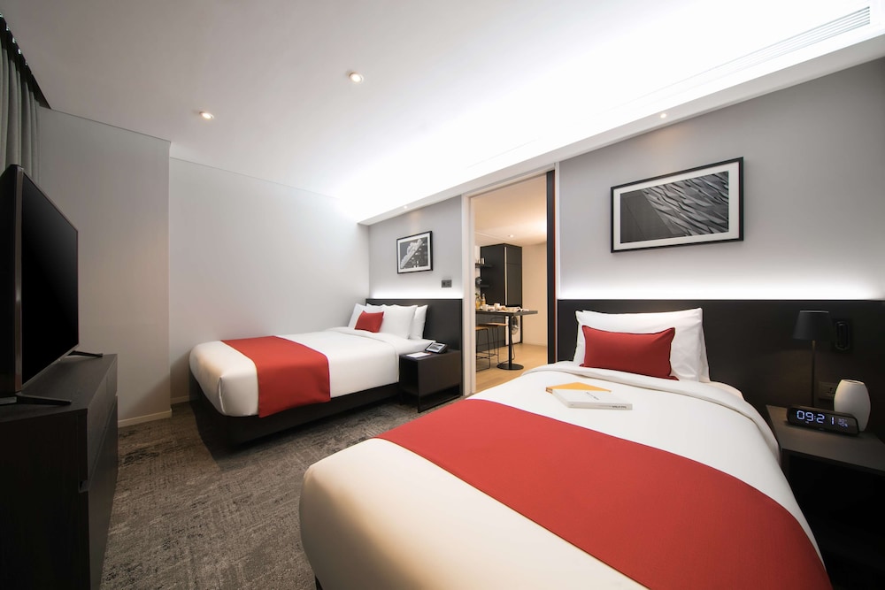 Junior Suite, Multiple Beds, Non Smoking, Kitchenette photo 2