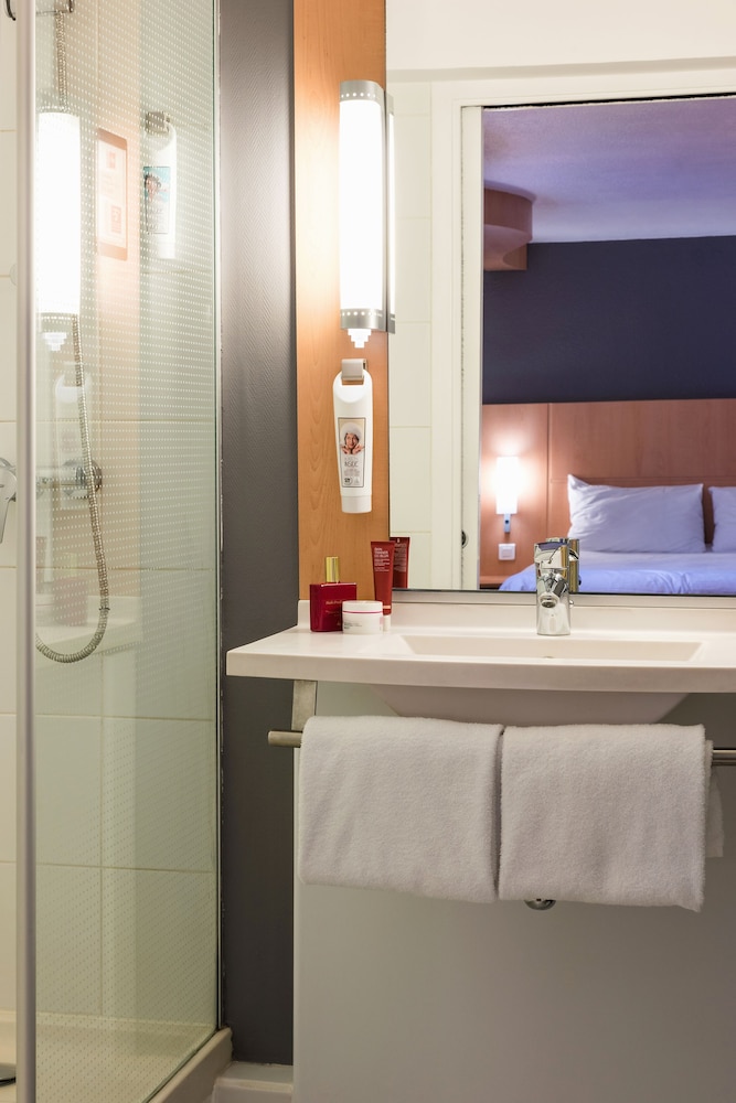 Standard Triple Room, 3 Twin Beds - Photo 3
