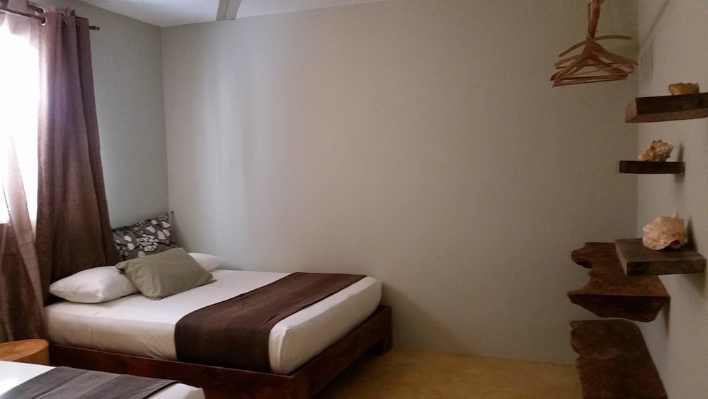 Family Apartment, Multiple Beds (With AC) photo 3